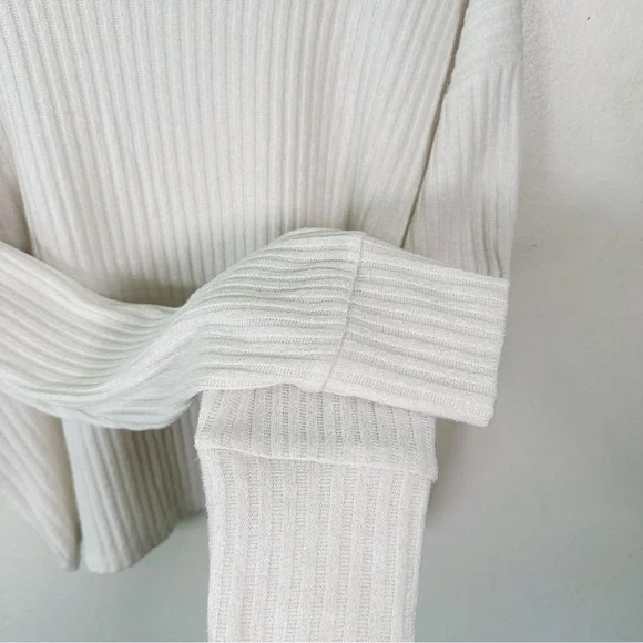 Aritzia Womens Size Medium Rudko Long Sleeve Ribbed Crop Top - Picture 9 of 15